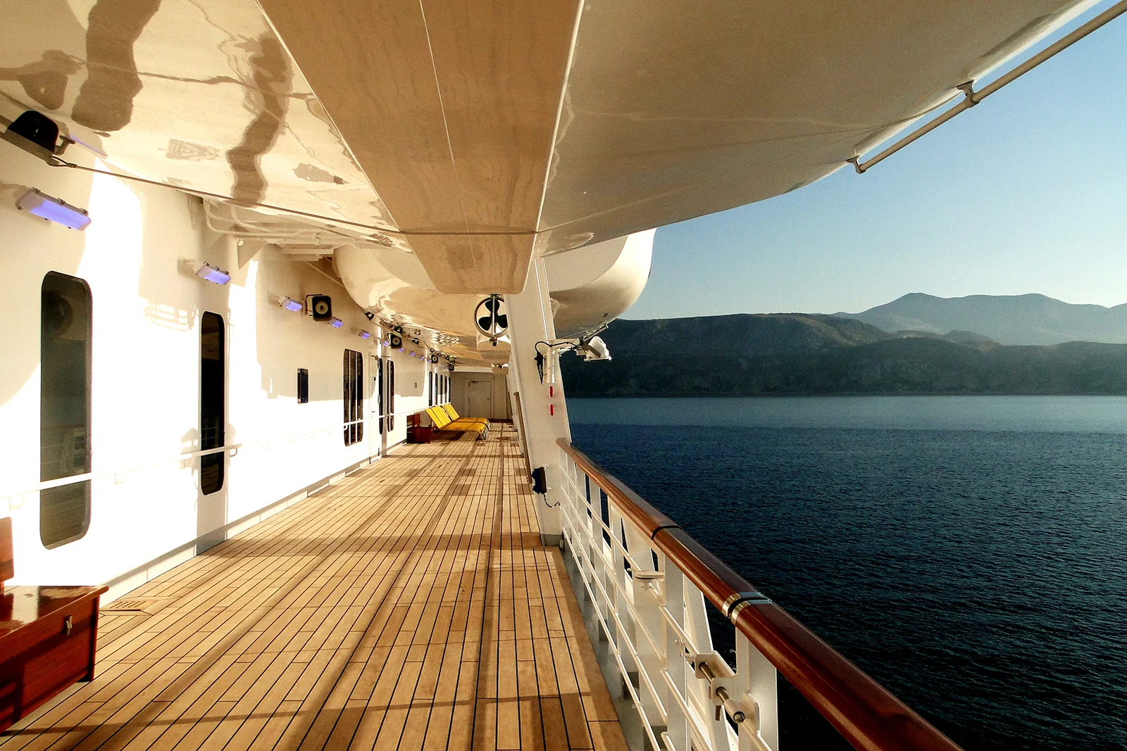 11 items you must never purchase when on a cruise (or in port)