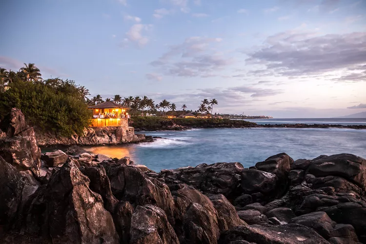 According to Industry Professionals, Here's How to Put Together the Ideal Honeymoon in Hawaii