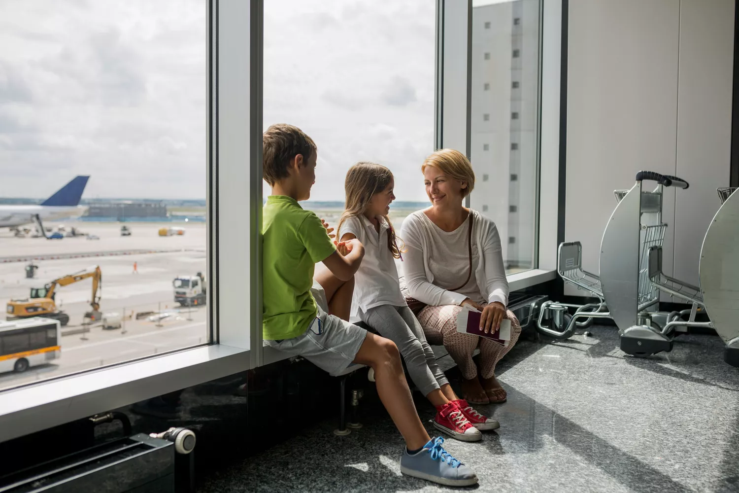 How to Get Ready for Long Flights with Children