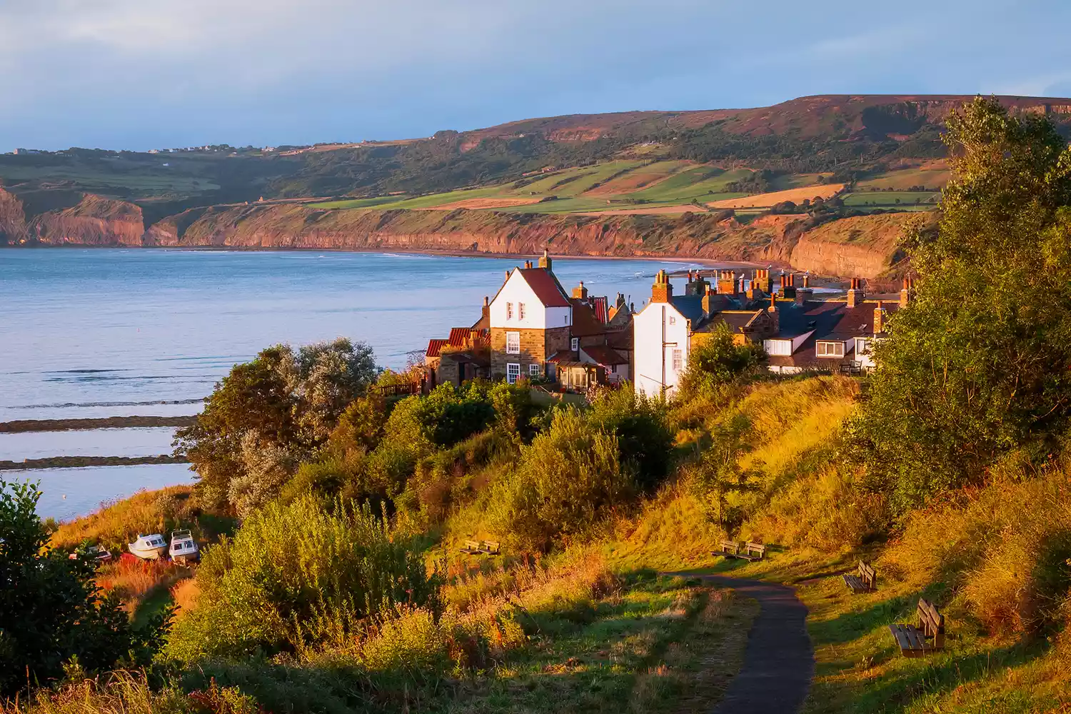 8 little seaside towns featuring lovely beaches, delectable seafood, and nautical pubs in the U.K.