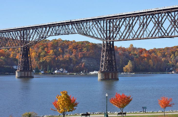 There are 17 top sights and activities in the Hudson Valley, New York.